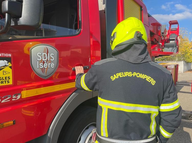 Un incendie dans un dépôt de bus détruit six véhicules à Vif