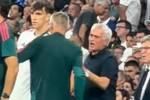Tensión y "cabreo" en el Bernabéu: saltaron chispas entre Mourinho y su asistente