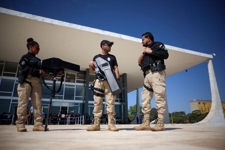 Policiais do STF abatem drone não identificado na Esplanada durante julgamento de Moraes