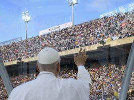 Papa in Spagna: “siamo forti perché uniti”