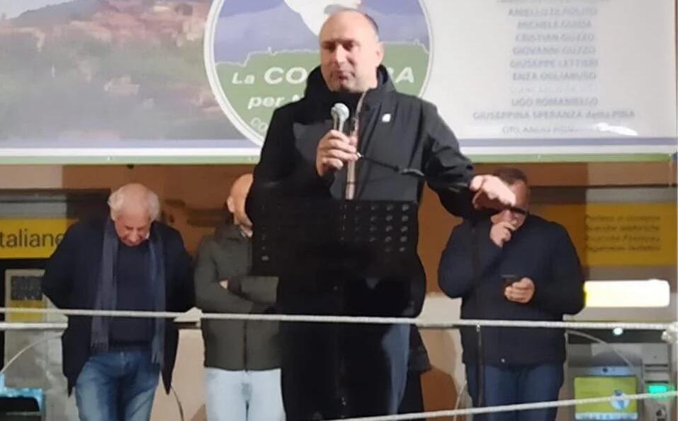 Terremoto politico a Novi Velia: il consigliere Romaniello lascia la maggioranza