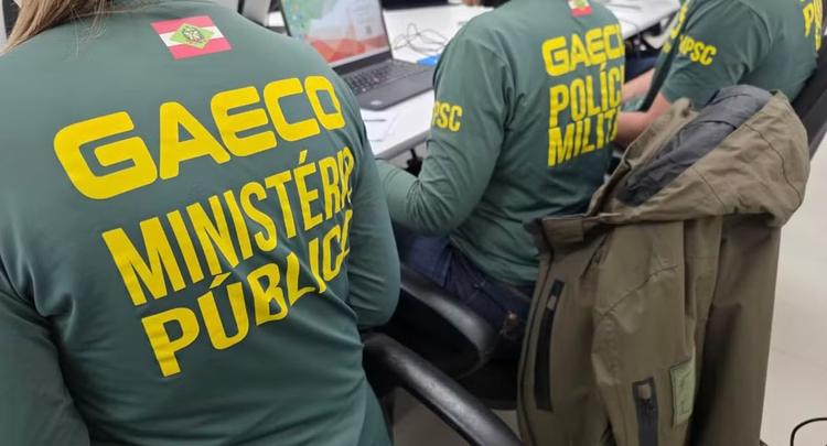 Operação 'Pão e Circo' investiga empresários e políticos por fraudes em licitações de shows em cidades de SC