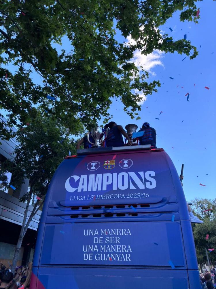 Barcelona se tiñó de azulgrana con casi 5 horas de rúa