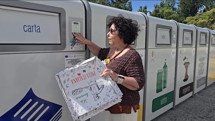 Brindisi: operarive le isole intelligenti per la differenziata