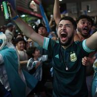 Torcida argentina celebra classificação para final da Copa do Mundo em São Paulo