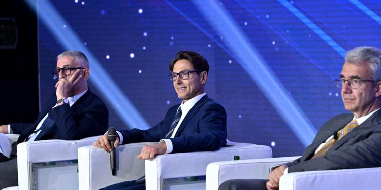 Mediaset: Selvaggia Lucarelli condurrà L'Isola dei famosi. Le novità e le conferme in palinsesto