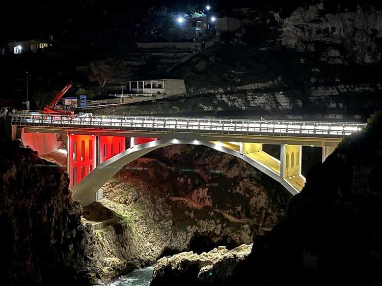Gagliano, si tuffa di pancia dal Ponte Ciolo: ferito turista 18enne