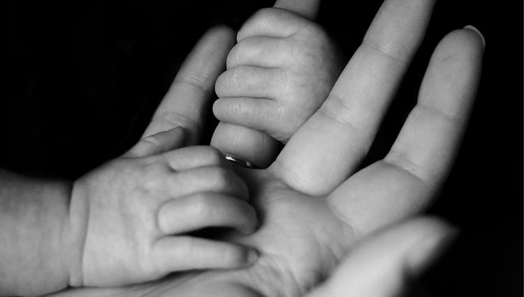 Leihmutterschaft – Welchen Preis hat das Geschäft mit dem Wunschkind?