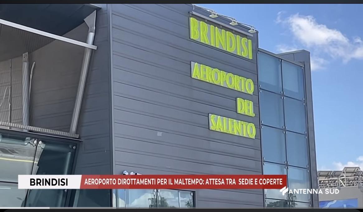 Brindisi: Dopo 20 ore di attesa riparte il volo Monaco -Tirana dirottato per maltempo