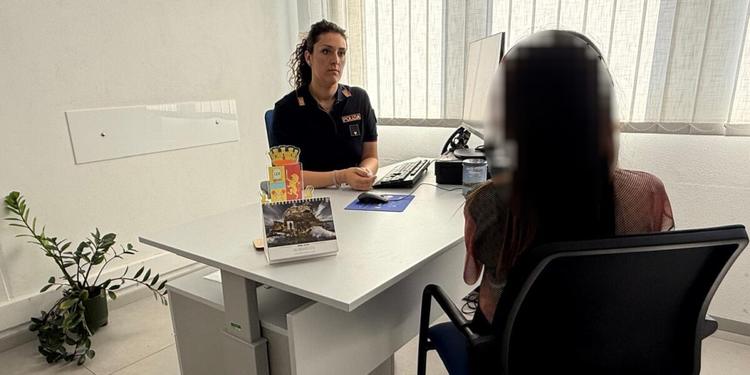 Catania, aggredisce la madre per avere soldi da spendere in droga: arrestata 23enne