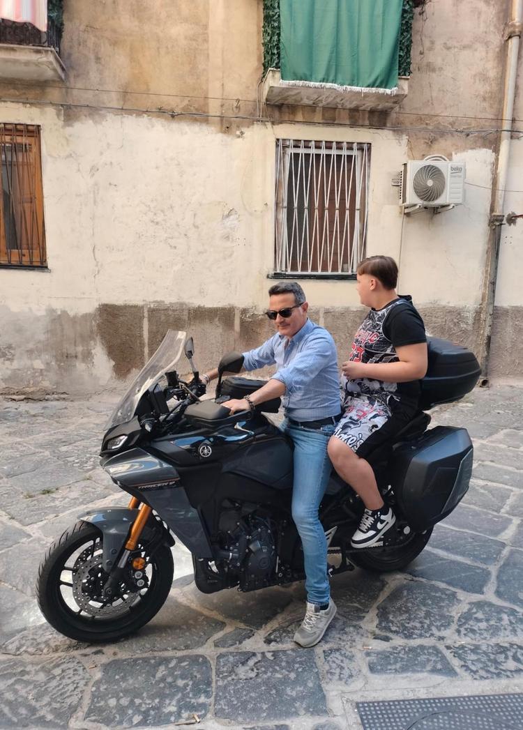 Taranto, il professore in moto lo salva da un destino: “Per spacciare non serve la licenza media”