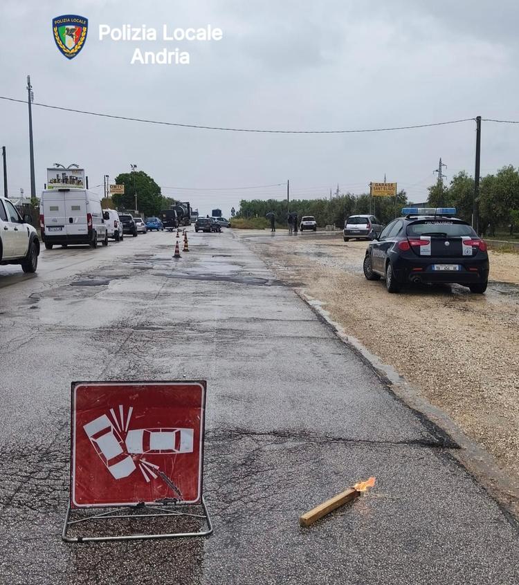 Canosa di Puglia, incidente sulla SP2: due feriti