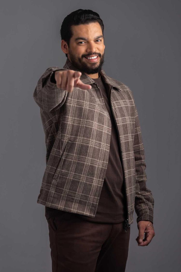 Devinho Novaes, o Boyzinho, celebra 10 anos de carreira e prepara projeto audiovisual especial