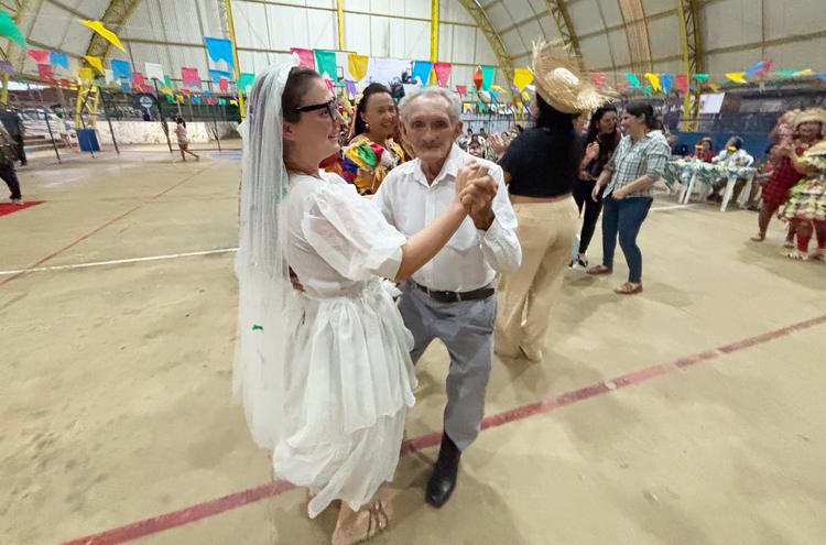 'Arraiá da Mió Idade' abre festas juninas de Fernando de Noronha