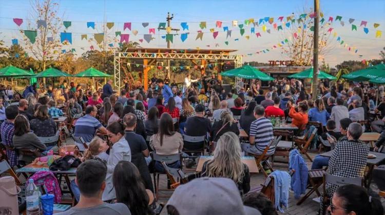 Stone Hall comemora três anos com festa no Dia das Mães