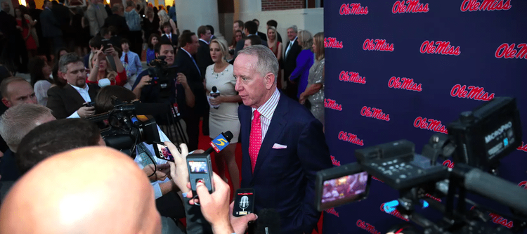 Ole Miss to honor legendary QB Archie Manning with statue
