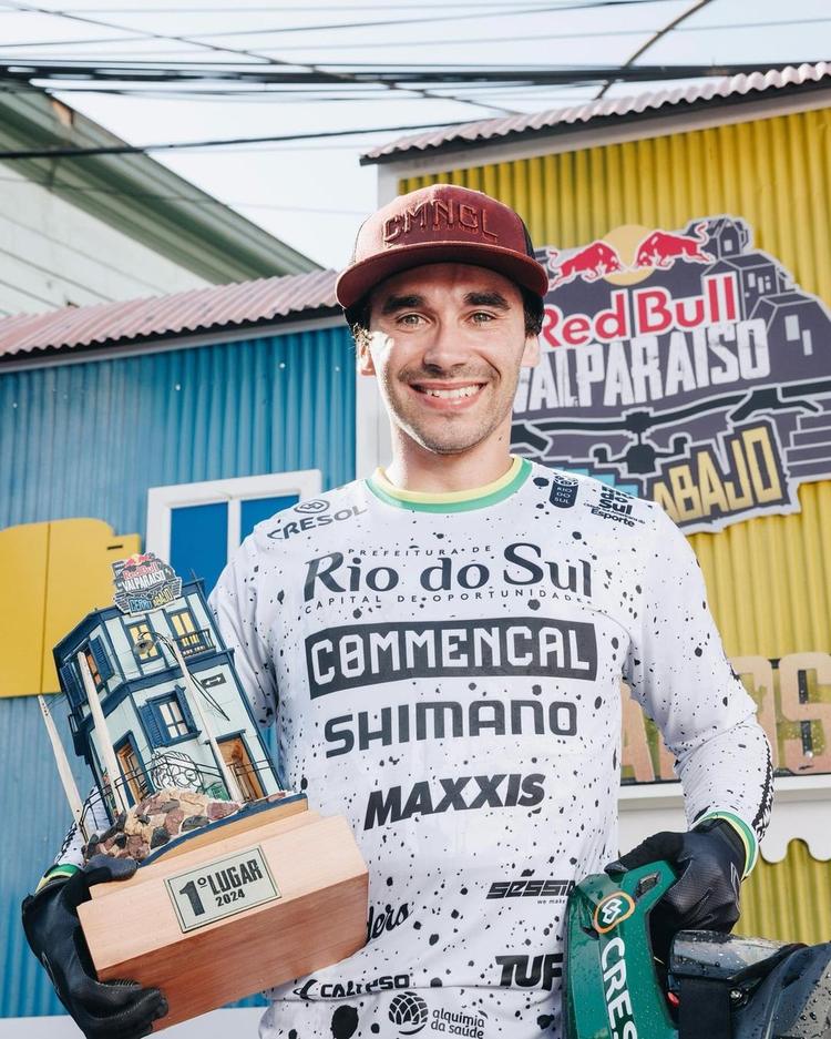 Campeão do Cerro Abajo no Chile, Lucas Borba sobre Descida das Escadas de Santos: "O downhill brasileiro tem qualidade"