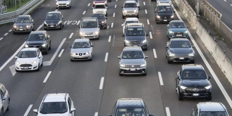 Esodo: oggi partenze last minute di Ferragosto, poi primi rientri. Previsti oltre 24 milioni di spostamenti