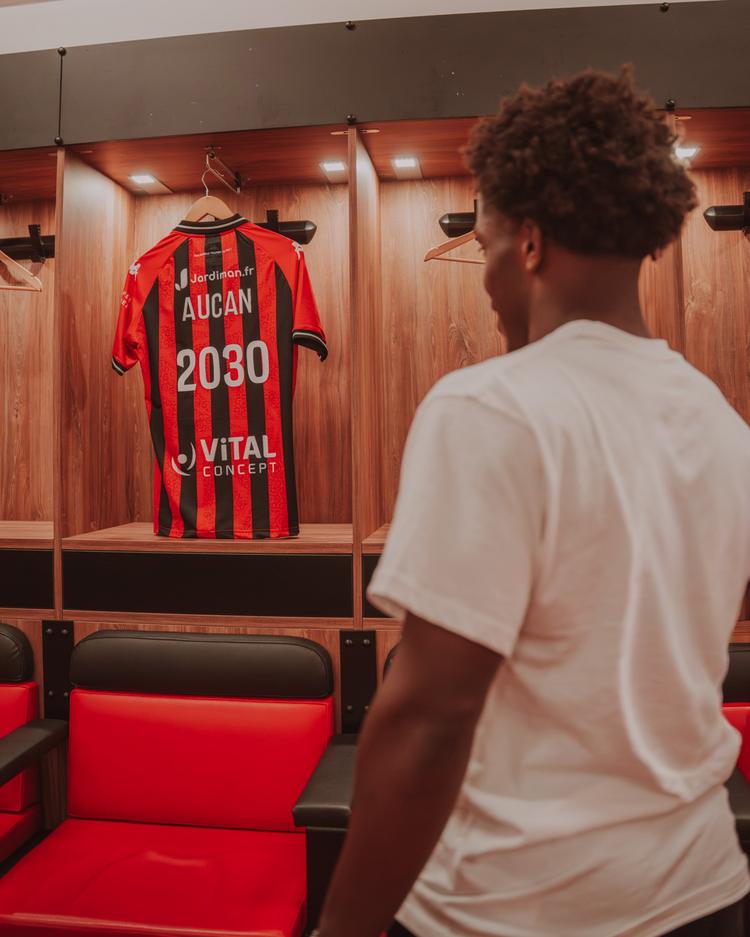 Ewan Aucun passe professionnel En Avant Guingamp EAG AMD02398