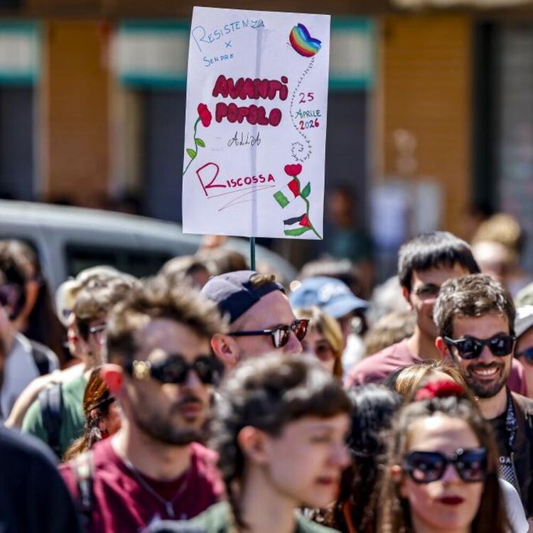 Spari al corteo del 25 aprile a Roma, fermato un 21enne