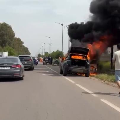 بداو حرائق الصهد.. النيران تلتهم سيارة رباعية الدفع بمراكش + ڤيديو