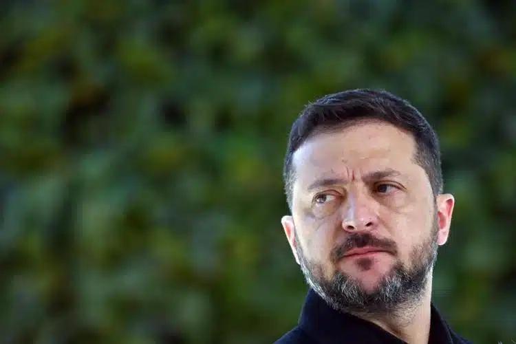 Russia-Ucraina, nuovi raid incrociati: Zelensky pronto a incontrare Putin al G20 di Miami, Mosca frena