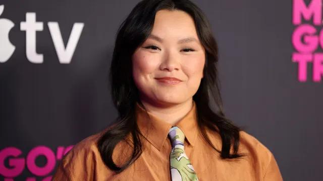 Atriz de 'Margo's Got Money Troubles' revela ter sido abandonada ainda bebê em escadaria