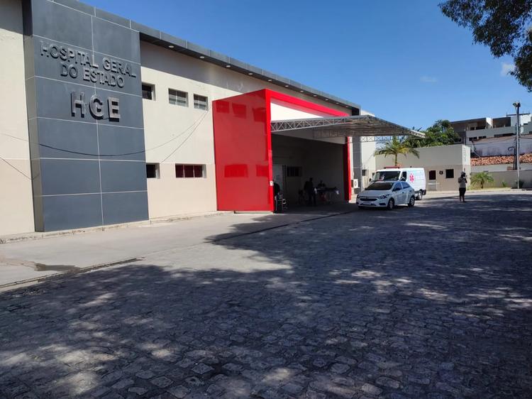 Mulher fica desacordada após ser esfaqueada em Maceió; companheiro dela é suspeito de cometer o crime