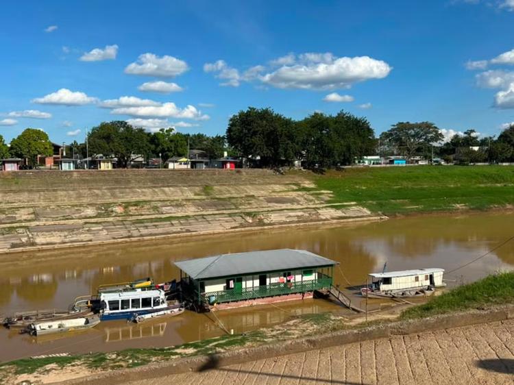 Seca e estiagem: Sem chuvas, Rio Acre fica abaixo dos 3 metros na capital