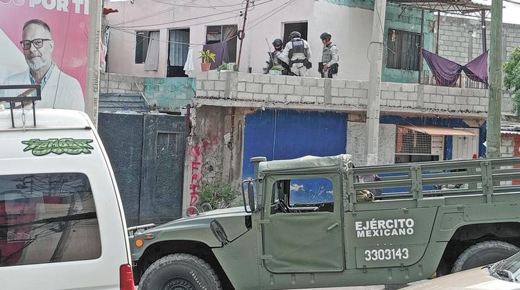 Operativo federal desmantela punto de venta de droga en la colonia Teopanzolco