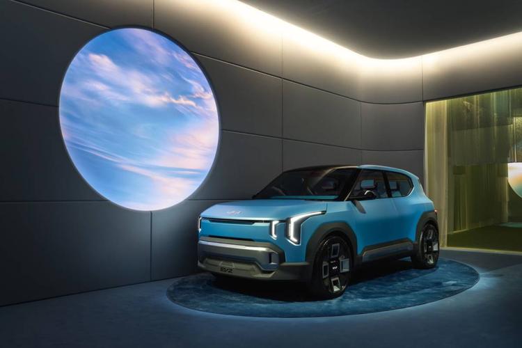 Kia ridisegna il Grand Tourer: a Milano la mobilità elettrica diventa esperienza immersiva