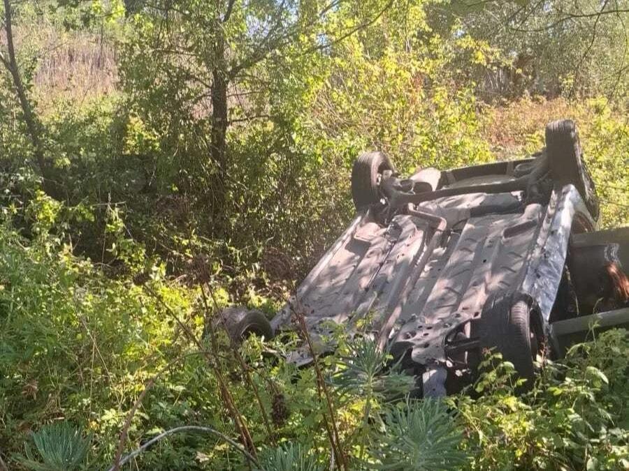 San Giovanni a Piro, auto si ribalta nella scarpata: donna estratta dall’abitacolo dai Vigili del Fuoco