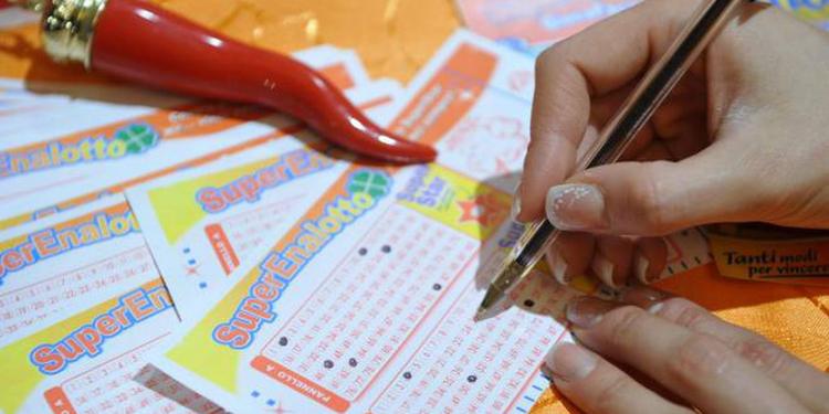 SuperEnalotto, la Calabria sogna il “6”: Jackpot da 207,6 milioni dopo i tre “5” del weekend