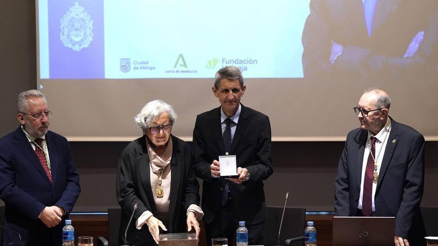 José Manuel Domínguez, presidente de Fundación Unicaja, recibe la Medalla de Honor de la Real Academia de Bellas Artes de San Telmo
