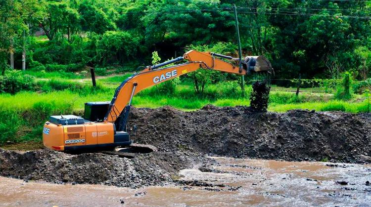 Limpian el río Chalma en Mazatepec para evitar inundaciones catastróficas por lluvias