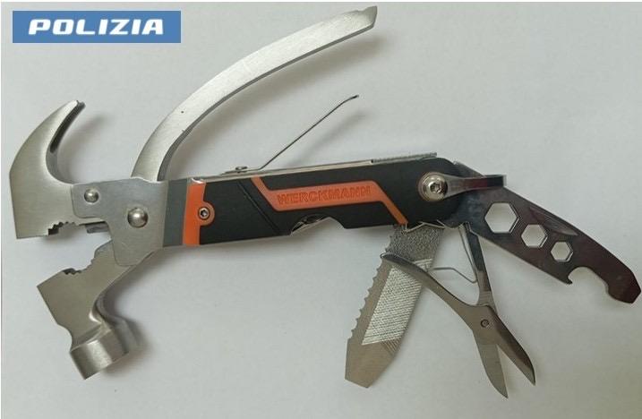 Taranto, sorpreso a rubare in un’auto: arrestato