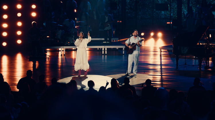 Julia Vitória e Marcelo Markes lançam canção “Vamos Cantar”