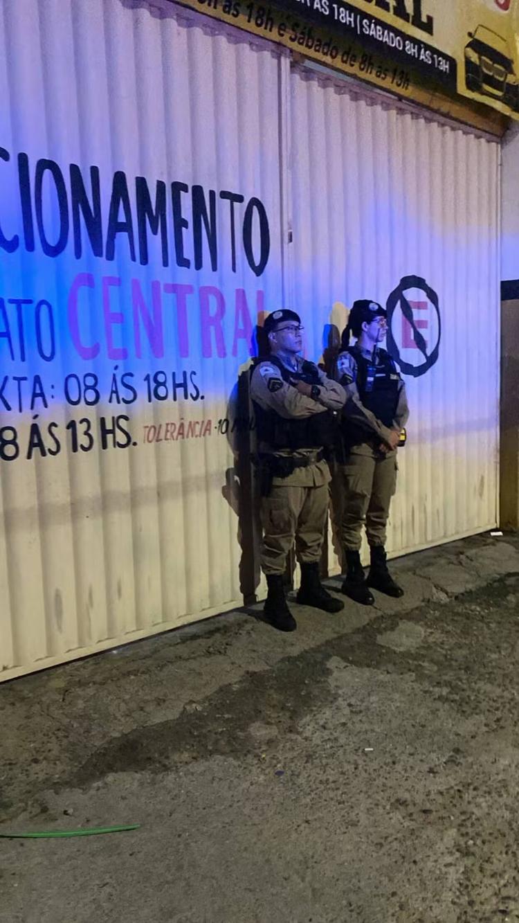 Mulher é morta tiros em estacionamento no Centro de Governador Valadares