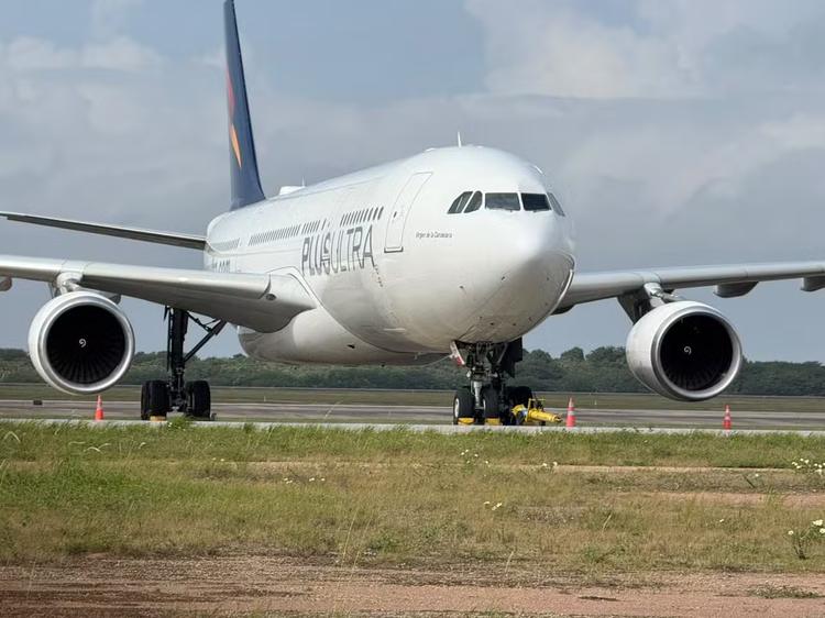Passageiros embarcam para Madri dois dias após pouso de emergência em Natal