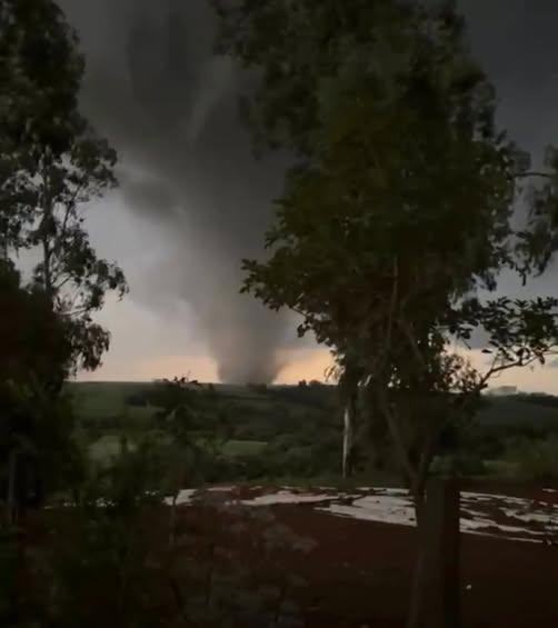 Família vítima de tornado em Giruá sofre golpes, tentativas de extorsão e saques