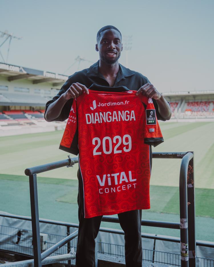 Jeovanni Dianganga est Guingampais EAG En Avant Guingamp AMD07940