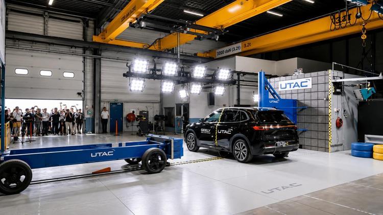 GEELY AUTO VA MÁS ALLÁ DE LOS ESTÁNDARES DE SEGURIDAD EUROPEOS SUPERANDO UNA PRUEBA DE CHOQUE EXTREMA