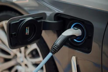 A new sodium battery posts wild four-minute charging numbers, but don’t expect it in an EV yet