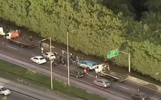 Tiroteio termina com cinco baleados na Transolímpica após tentativa de assalto