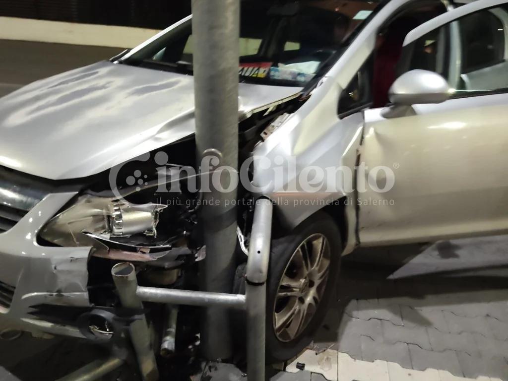 Incidente nel parcheggio del supermercato ad Agropoli: un ferito trasferito in ospedale