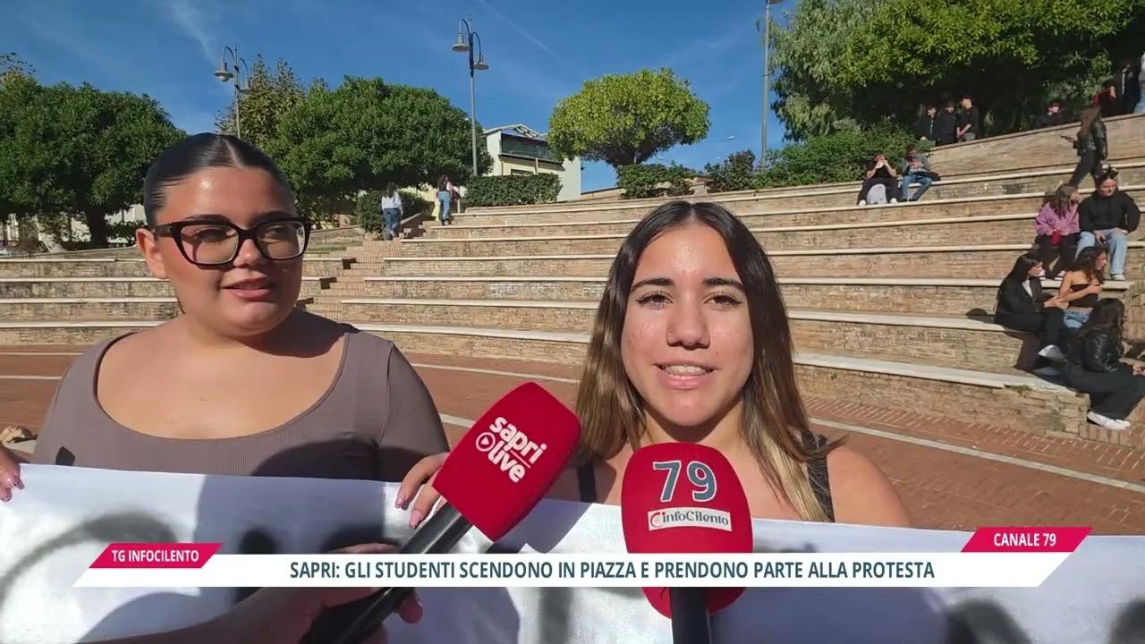 Sapri, studenti in piazza per il Sud: “Siamo la generazione giusta”