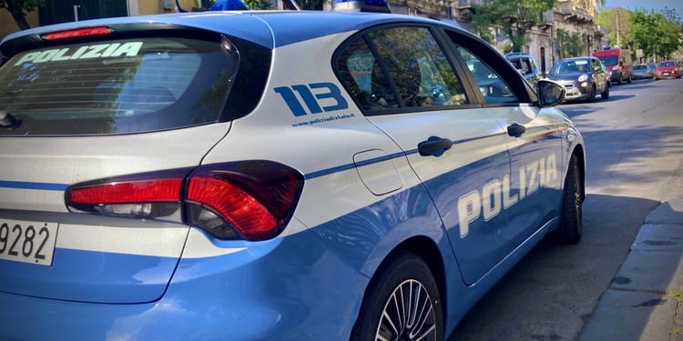 Catania, tenta di rubare uno scooter appena parcheggiato: arrestato dalla Polizia in flagranza