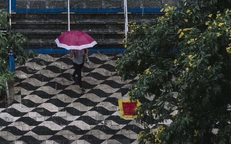 Feriado terá temporais no Sul e chuva forte no litoral do Nordeste; Sudeste e Centro-Oeste seguem com calor