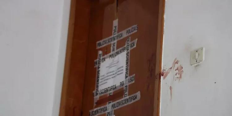 Trovato a terra in una pozza di sangue in casa: arrestata la compagna a Civitanova Marche