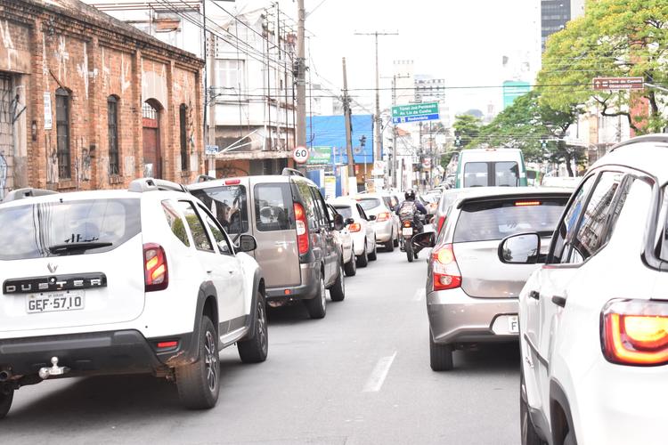 Trânsito das 5 maiores cidades da região de Campinas ganha, em média, 165 veículos novos por dia
